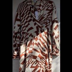 Gilli Abstract Brown and Cream Long Sleeve Dress